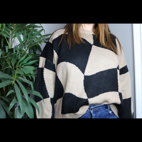 Sweater - Picture 2 of 4